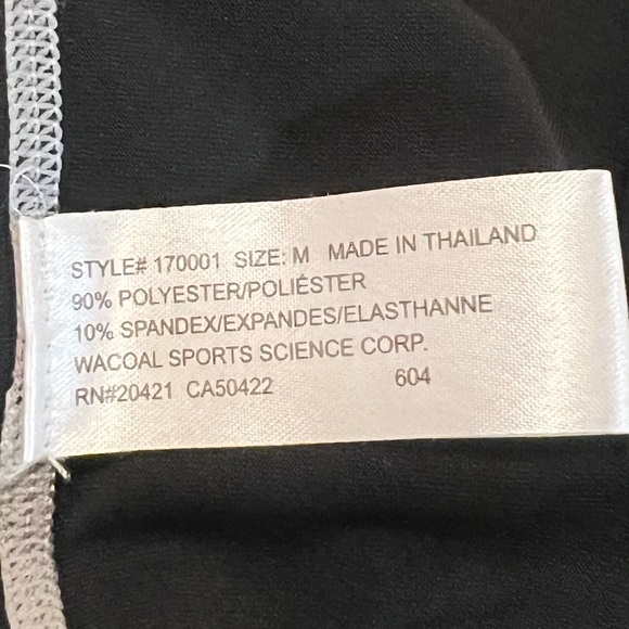 CW-X Black Activewear Pullover T-Shirt Top M white Stitch Detail Women’s - Picture 10 of 11